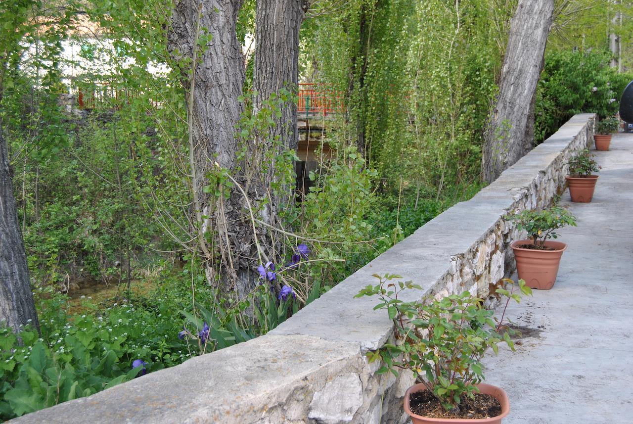 Hostal Rural Amador Puente de Vadillos Bagian luar foto